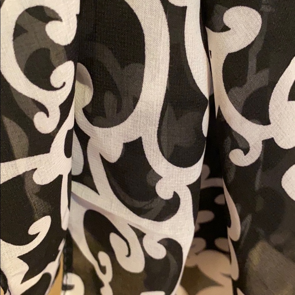 Black And White Thin Geometric Pattern Scarf - image 3